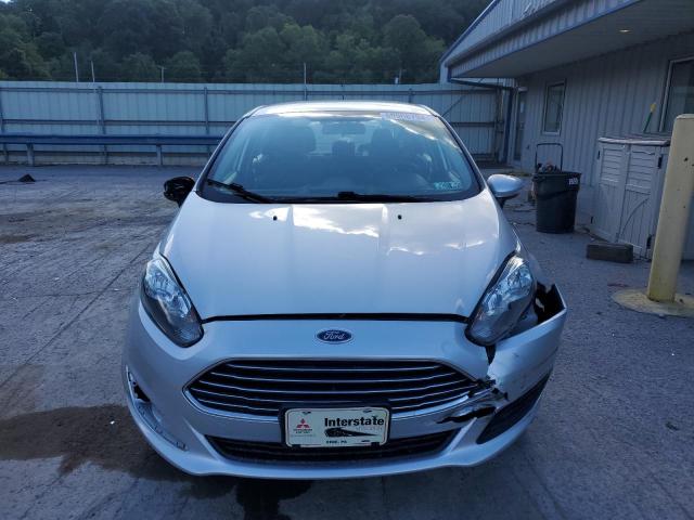 3FADP4BJ0GM194844 - 2016 FORD FIESTA SE SILVER photo 5