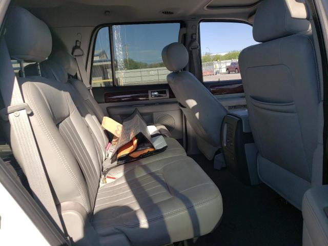 5LMFU28575LJ13839 - 2005 LINCOLN NAVIGATOR თეთრი ფოტო 10