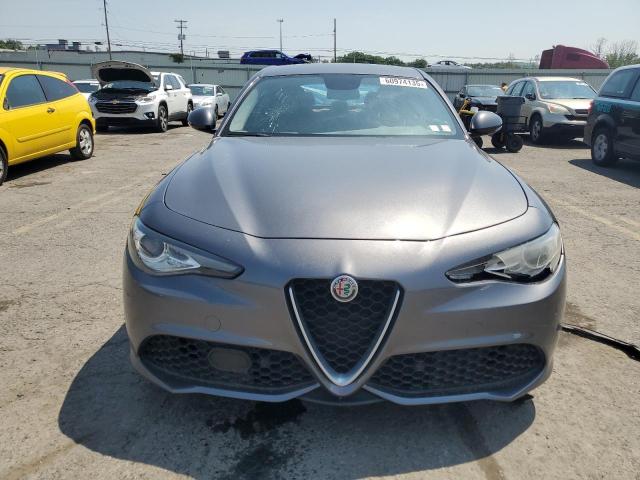 ZARFAEDN2J7587732 - 2018 ALFA ROMEO GIULIA Q4 灰色 照片 5