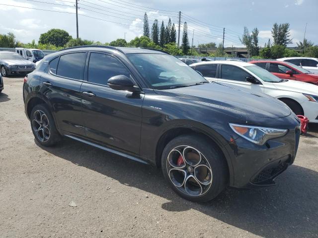 ZASPAKBN4N7D49538 - 2022 ALFA ROMEO STELVIO TI BLACK photo 4