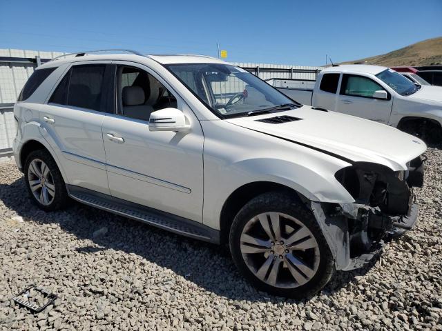 4JGBB8GB0BA638881 - 2011 MERCEDES-BENZ ML 350 4MATIC WHITE photo 4
