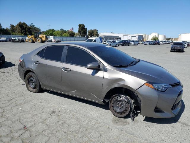 2T1BURHE1JC106322 - 2018 TOYOTA COROLLA L GRAY photo 4