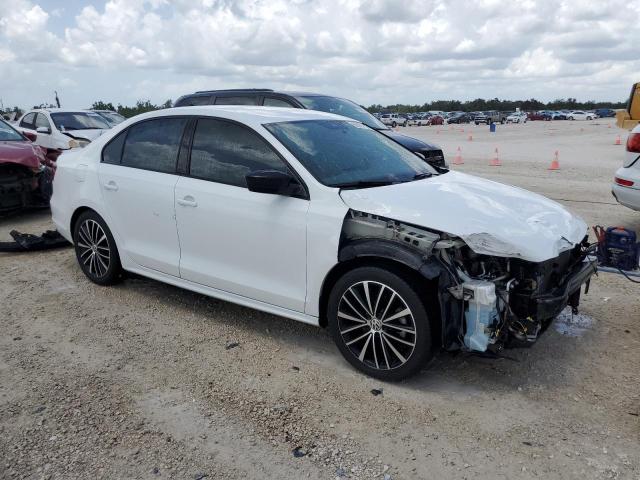 3VWD17AJXGM410047 - 2016 VOLKSWAGEN JETTA SPORT WHITE photo 4