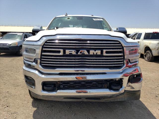 3C6UR5FL6NG386925 - 2022 RAM 2500 LARAMIE WHITE photo 5