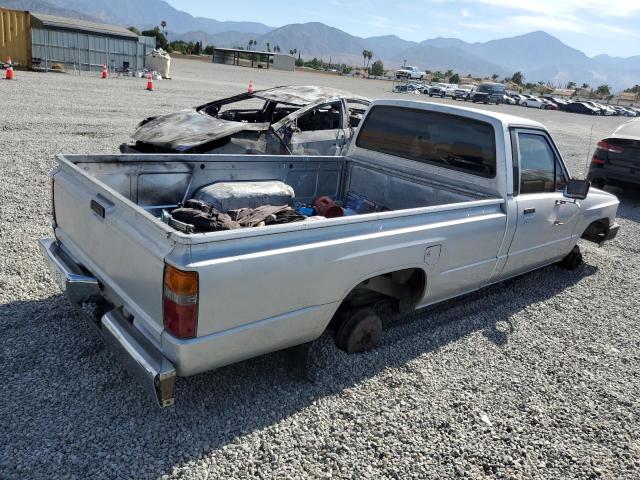 JT4RN55D4G0178117 - 1986 TOYOTA PICKUP 1/2 TON RN55 DLX SILVER photo 3