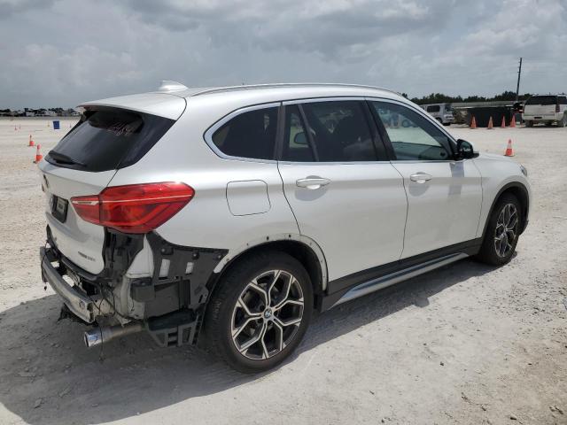 WBXJG9C07L5R79879 - 2020 BMW X1 XDRIVE28I WHITE photo 3