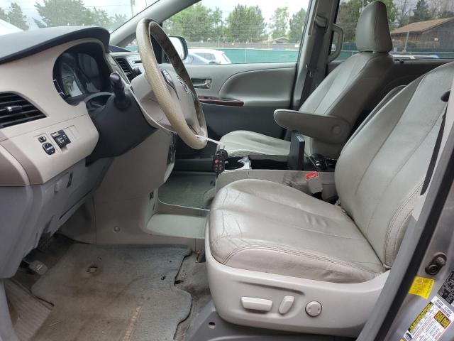5TDDK3DC0CS045345 - 2012 TOYOTA SIENNA XLE 银色 照片 7