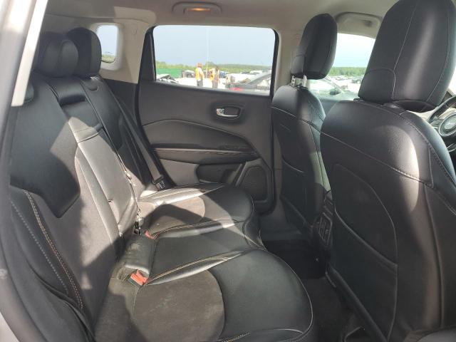 3C4NJCBBXKT851084 - 2019 JEEP COMPASS LATITUDE SILVER photo 10