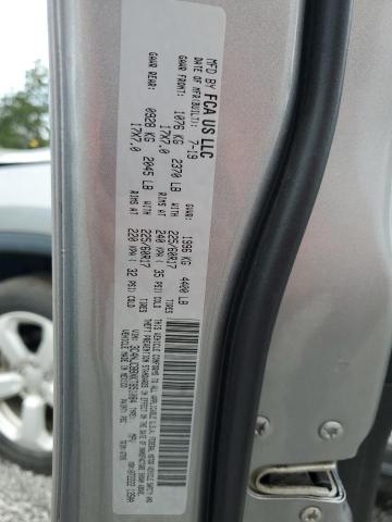 3C4NJCBBXKT851084 - 2019 JEEP COMPASS LATITUDE SILVER photo 13