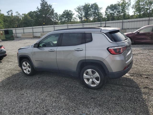 3C4NJCBBXKT851084 - 2019 JEEP COMPASS LATITUDE SILVER photo 2