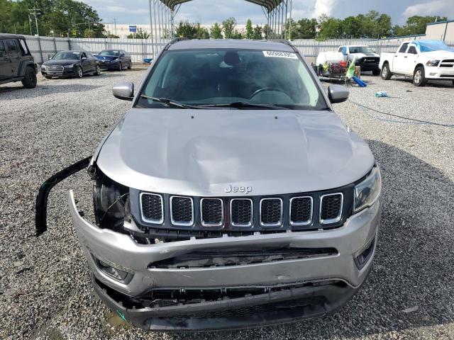 3C4NJCBBXKT851084 - 2019 JEEP COMPASS LATITUDE SILVER photo 5