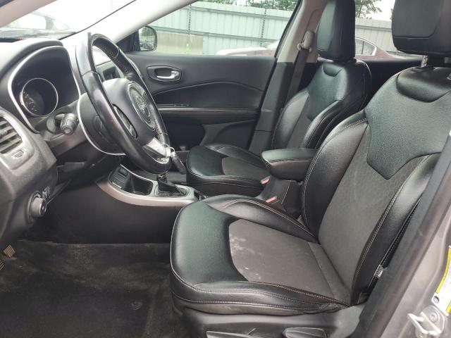 3C4NJCBBXKT851084 - 2019 JEEP COMPASS LATITUDE SILVER photo 7