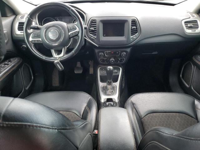 3C4NJCBBXKT851084 - 2019 JEEP COMPASS LATITUDE SILVER photo 8