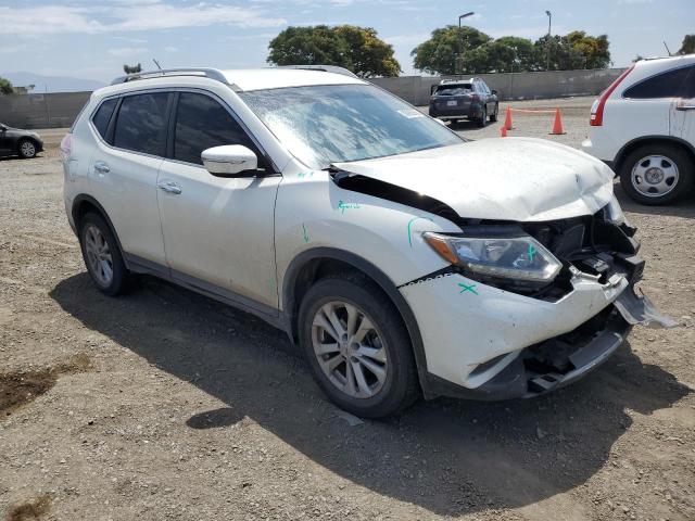 KNMAT2MV8FP566064 - 2015 NISSAN ROGUE S WHITE photo 4