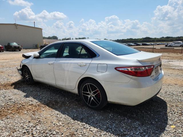 4T1BF1FK9FU475794 - 2015 TOYOTA CAMRY LE WHITE photo 2