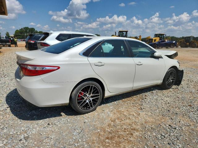 4T1BF1FK9FU475794 - 2015 TOYOTA CAMRY LE WHITE photo 3