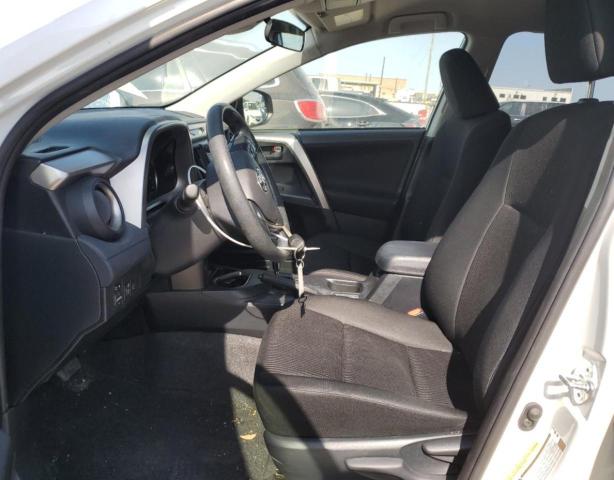 JTMZFREV8JJ747856 - 2018 TOYOTA RAV4 LE თეთრი ფოტო 7