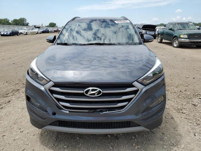 KM8J33A2XJU751710 - 2018 HYUNDAI TUCSON VALUE GRAY photo 5