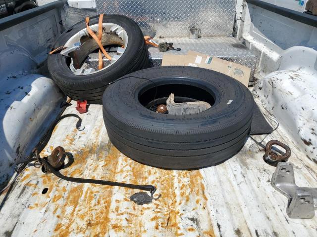 3C63RRHLXJG285302 - 2018 RAM 3500 SLT WHITE photo 10