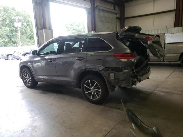 5TDKZRFH9JS531339 - 2018 TOYOTA HIGHLANDER SE GRAY photo 2