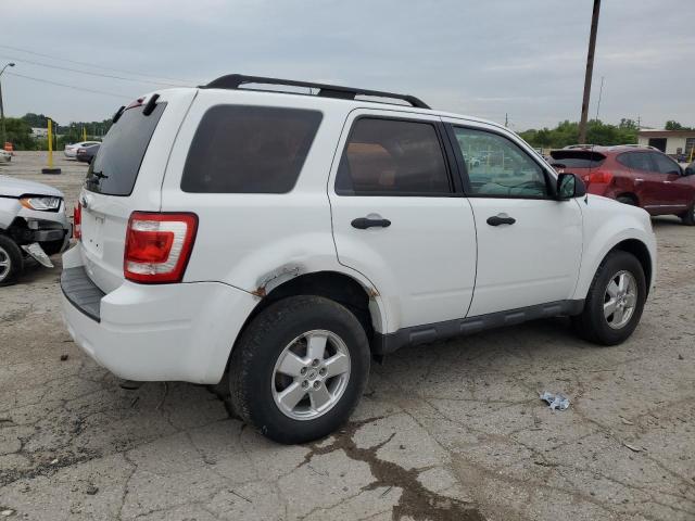 1FMCU9C72BKA50450 - 2011 FORD ESCAPE XLS WHITE photo 3
