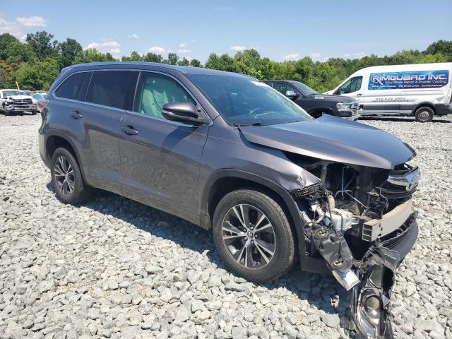 5TDKKRFH0GS163646 - 2016 TOYOTA HIGHLANDER XLE GRAY photo 4