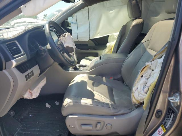 5TDKKRFH0GS163646 - 2016 TOYOTA HIGHLANDER XLE GRAY photo 7