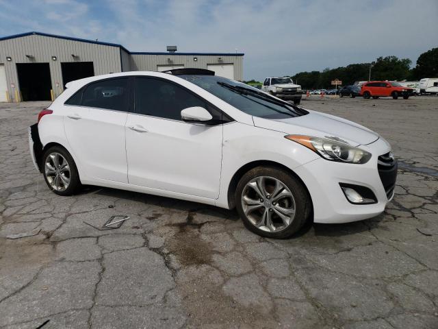 KMHD35LH9FU243259 - 2015 HYUNDAI ELANTRA GT WHITE photo 4