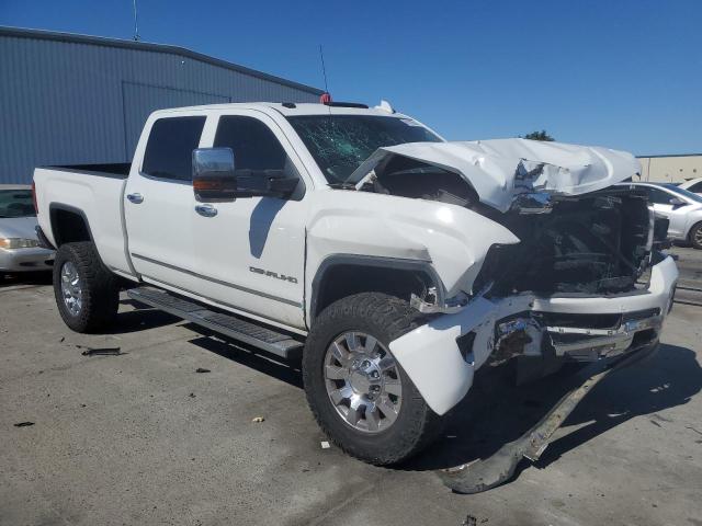 1GT12UE89GF125185 - 2016 GMC SIERRA K2500 DENALI WHITE photo 4