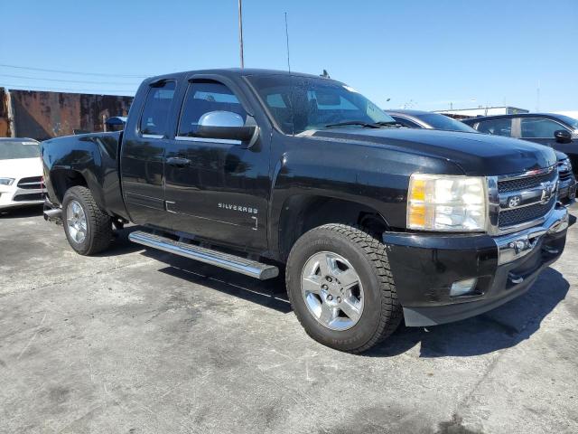 1GCRCSE02BZ104331 - 2011 CHEVROLET SILVERADO C1500 LT BLACK photo 4