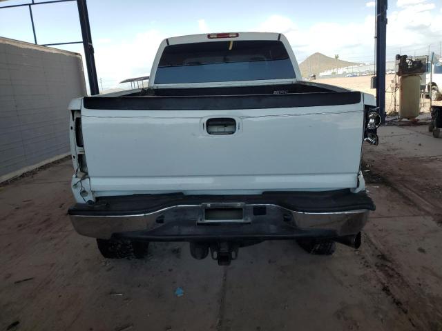1GCHK23U06F156181 - 2006 CHEVROLET SILVERADO K2500 HEAVY DUTY WHITE photo 6