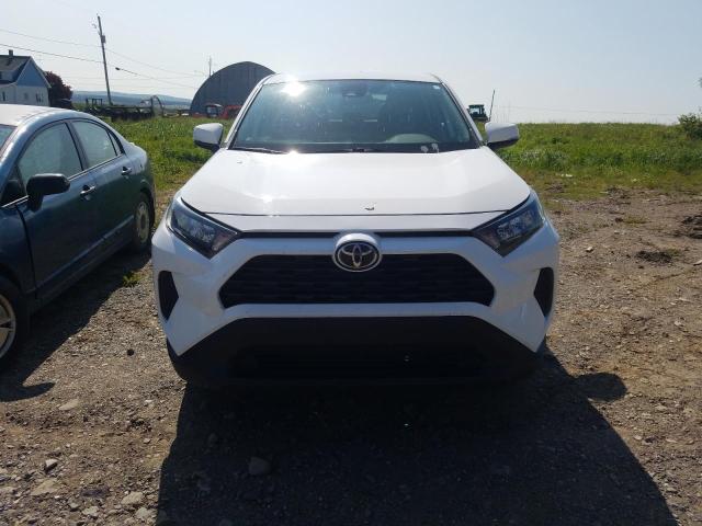 2T3B1RFV3NW263812 - 2022 TOYOTA RAV4 LE 白色 照片 5