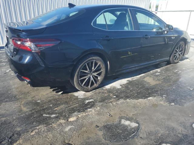 4T1G11AK7PU770454 - 2023 TOYOTA CAMRY SE NIGHT SHADE BLACK photo 3