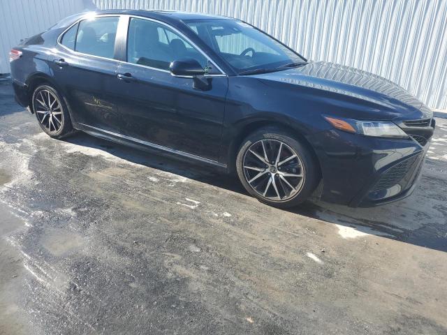 4T1G11AK7PU770454 - 2023 TOYOTA CAMRY SE NIGHT SHADE BLACK photo 4