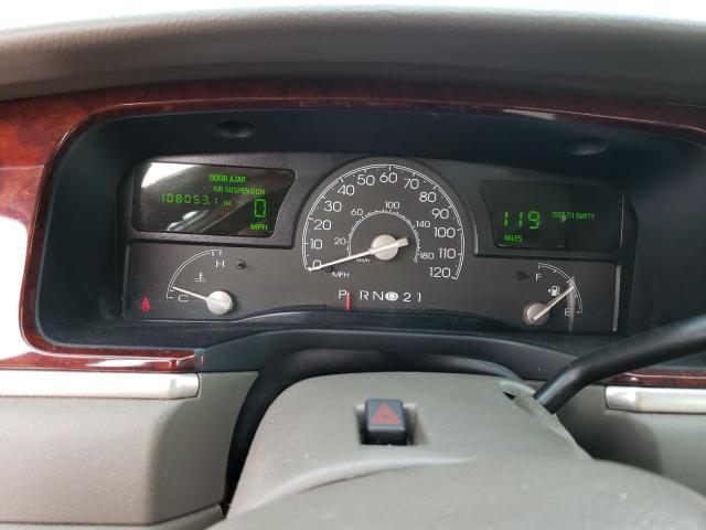 1LNHM81W13Y700894 - 2003 LINCOLN TOWN CAR EXECUTIVE SILVER photo 9