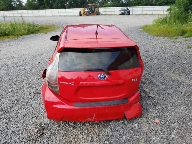 JTDKDTB38D1049758 - 2013 TOYOTA PRIUS C RED photo 6