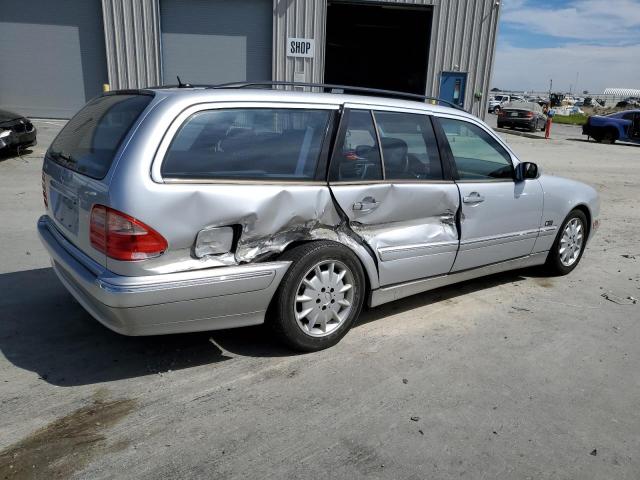 WDBJH65J9YB108701 - 2000 MERCEDES-BENZ E320 320 SILVER photo 3