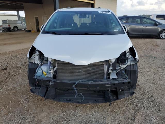 5TDYZ3DC8KS017661 - 2019 TOYOTA SIENNA XLE WHITE photo 5