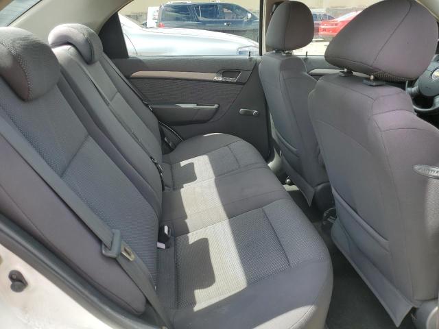 KL1TD56608B047658 - 2008 CHEVROLET AVEO BASE WHITE photo 10