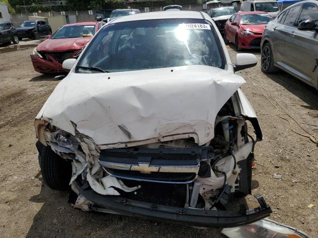 KL1TD56608B047658 - 2008 CHEVROLET AVEO BASE WHITE photo 5