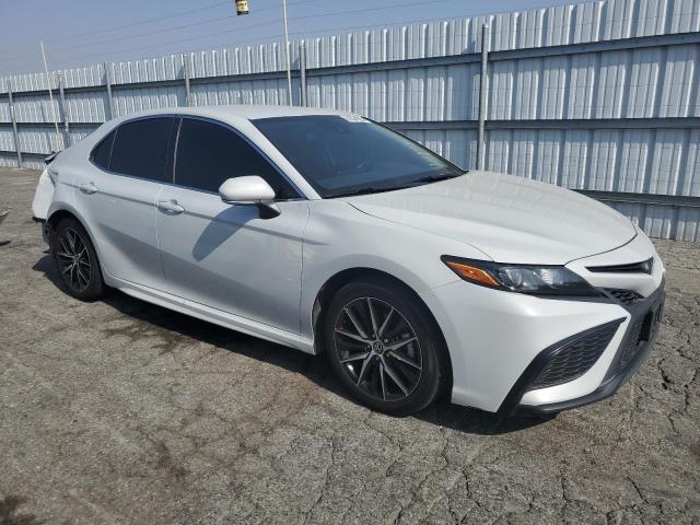 4T1G11AK6PU084115 - 2023 TOYOTA CAMRY SE NIGHT SHADE WHITE photo 4