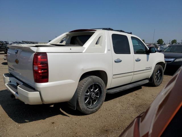 3GNTKGE76CG273991 - 2012 CHEVROLET AVALANCHE LTZ WHITE photo 3