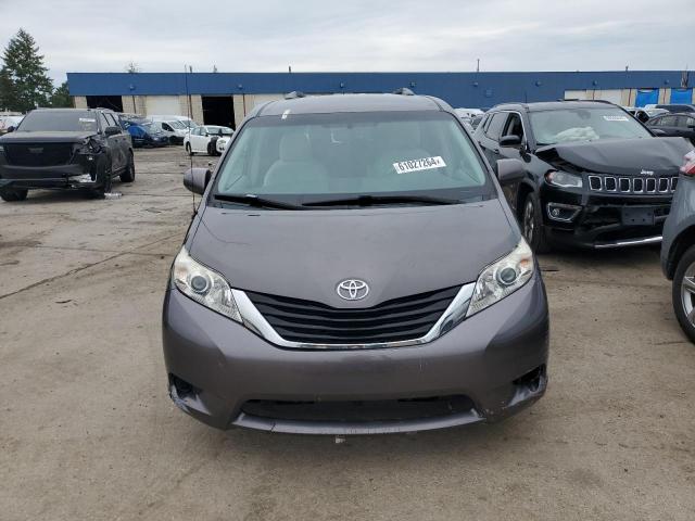 5TDKK3DC3CS240797 - 2012 TOYOTA SIENNA LE GRAY photo 5