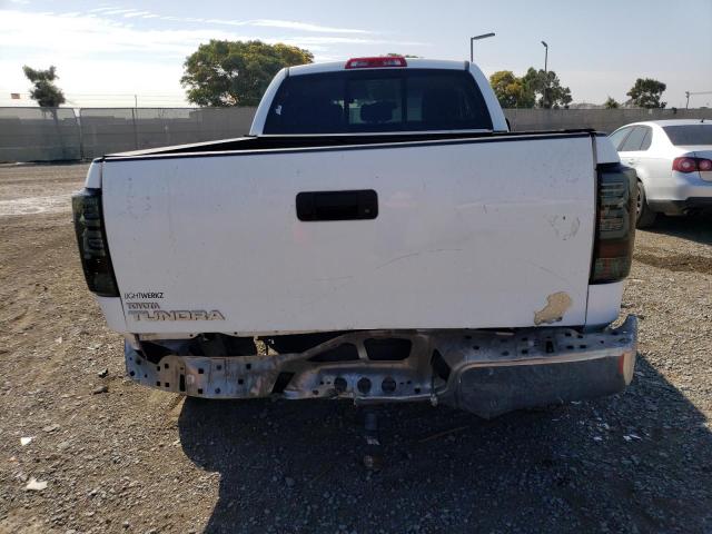 5TFRV54148X056857 - 2008 TOYOTA TUNDRA DOUBLE CAB WHITE photo 6