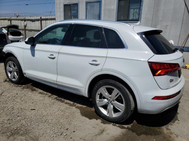 WA1ANAFY5K2057501 - 2019 AUDI Q5 PREMIUM WHITE photo 2