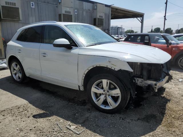 WA1ANAFY5K2057501 - 2019 AUDI Q5 PREMIUM WHITE photo 4