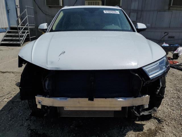 WA1ANAFY5K2057501 - 2019 AUDI Q5 PREMIUM WHITE photo 5