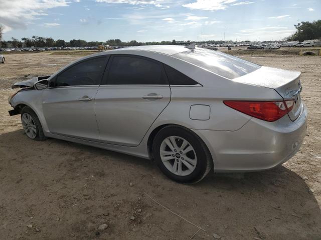 5NPEB4AC7CH466094 - 2012 HYUNDAI SONATA GLS SILVER photo 2