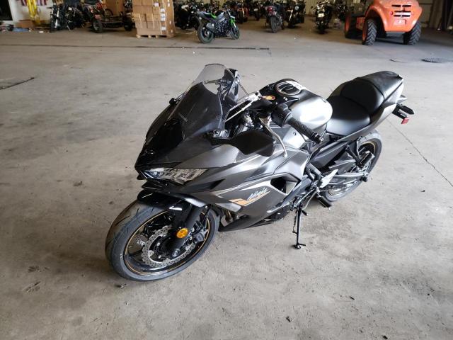 ML5EXER18PDA90217 - 2023 KAWASAKI EX650 R Сұр фото 2