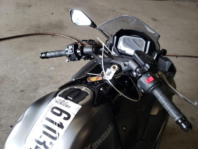 ML5EXER18PDA90217 - 2023 KAWASAKI EX650 R Сұр фото 5